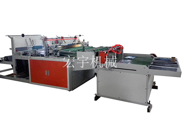 Express bag integrated machine with glue spraying conveyor