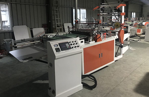 Ordinary elevated breach edge sealing hot-rolled bag making machine with bottom inserting function